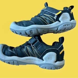 KEEN Chandler CNX toddler shoes (US 11 / EU 29 / UK 10 / 18 cm):